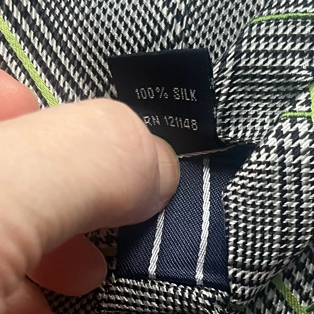 Izod Black White Green Plaid 60” Business Career Professional Men’s Neck Tie
